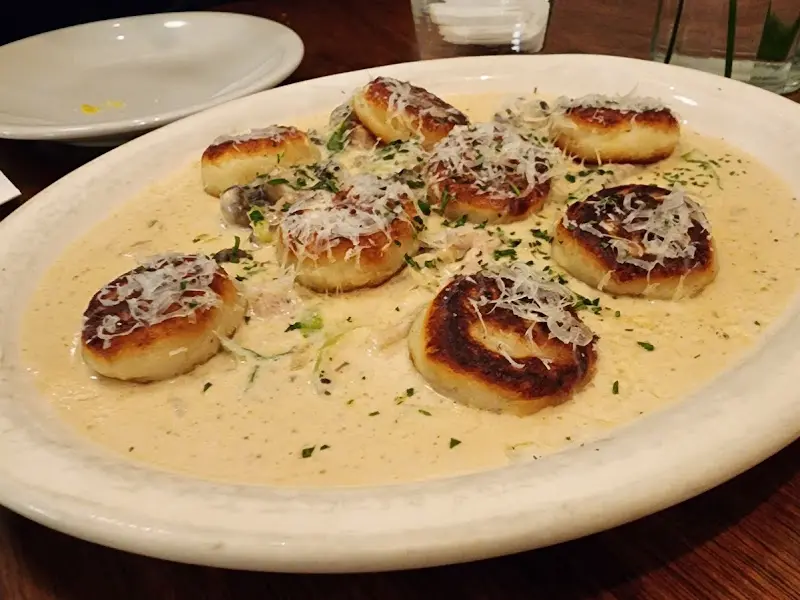 크림 소스 뇨끼