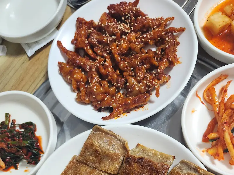 닭발과 메밀전병