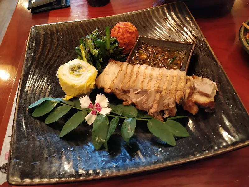 정갈하게 담겨 나온 보쌈