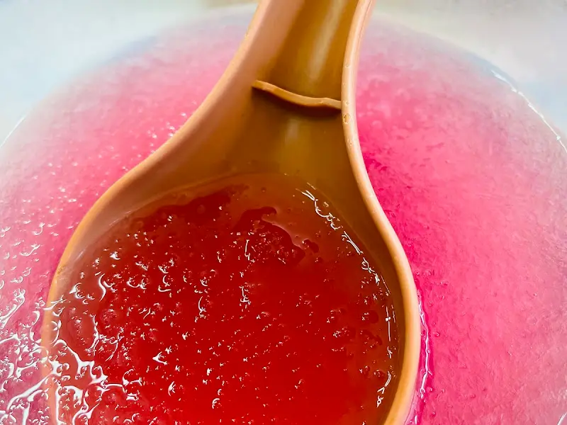 핑크빛 동치미 국물