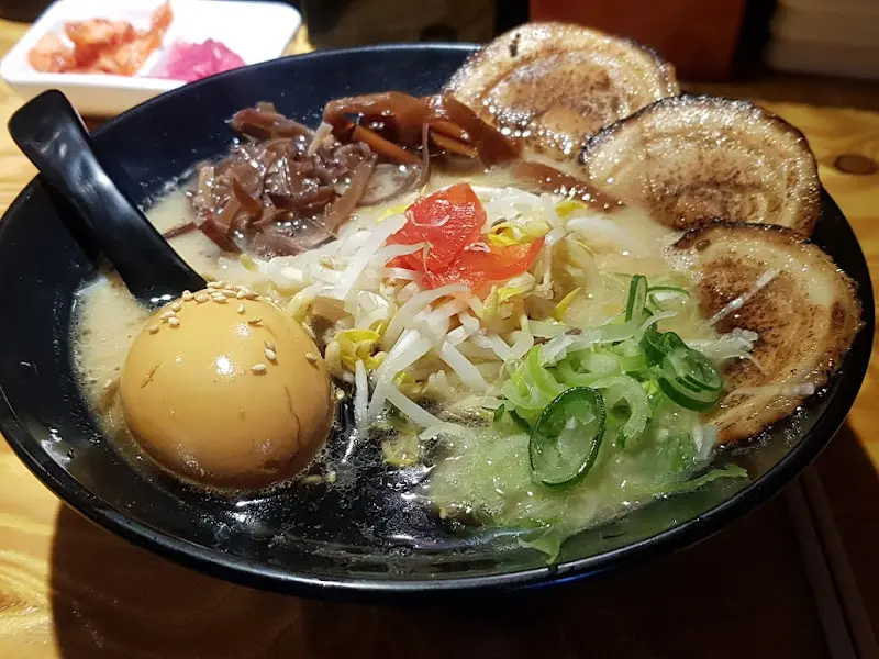 극라멘의 강렬한 비주얼