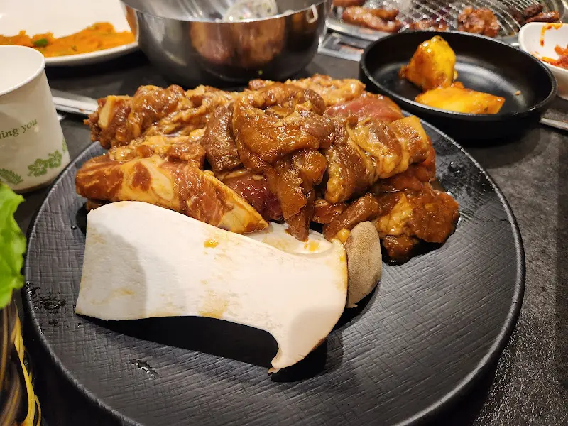 고기 굽는 모습