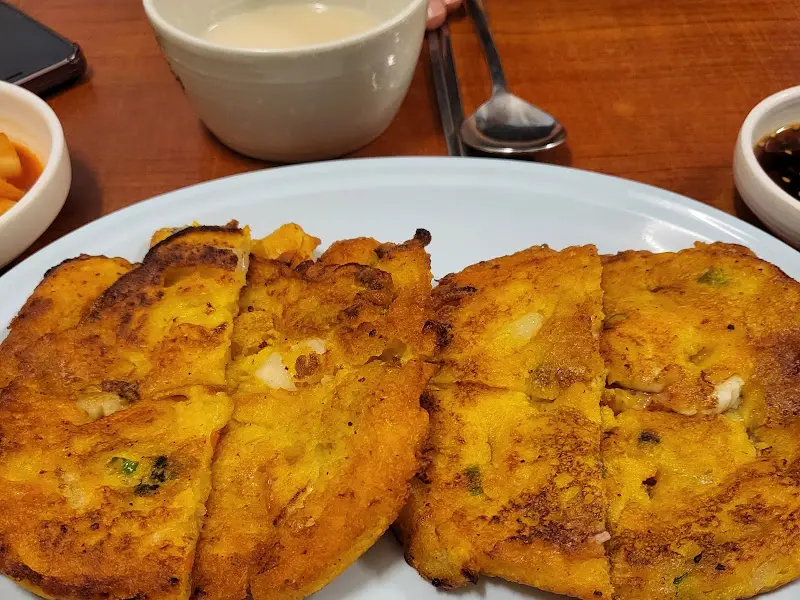 녹두밭 식당 내부