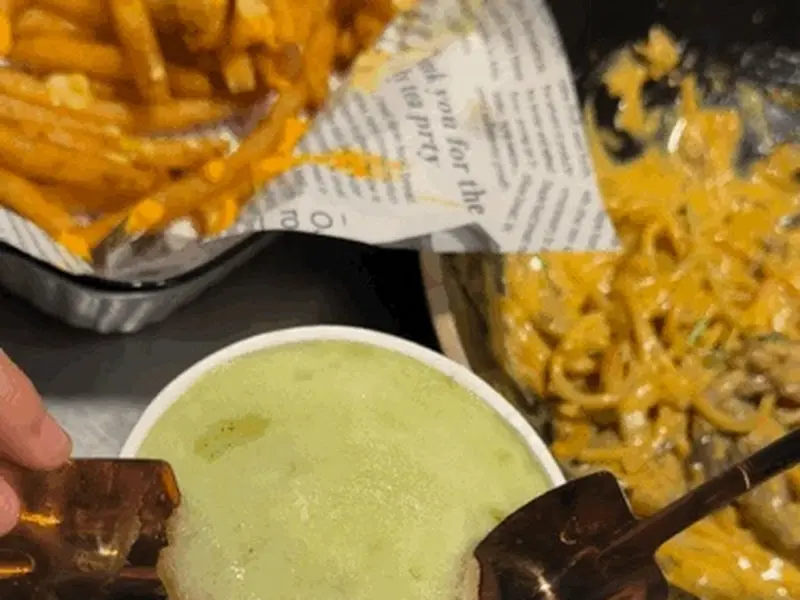 다채로운 곁들임 메뉴