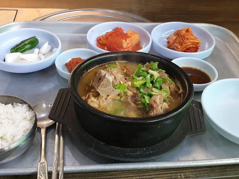 초원식당 뼈해장국