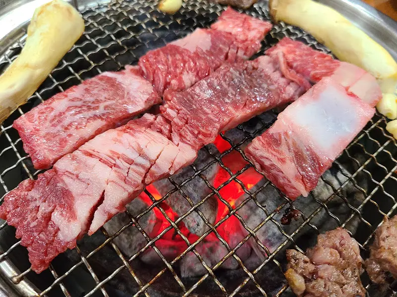 숯불 위 소고기