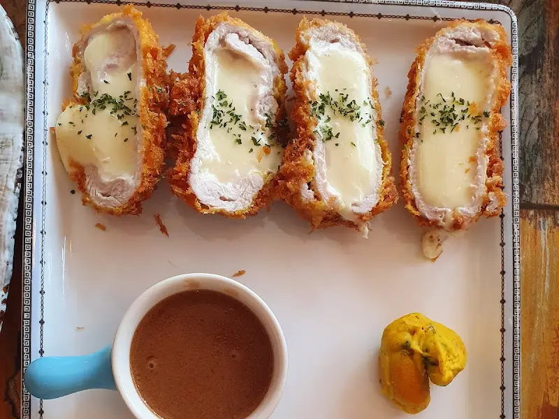 커리안심돈까스 단면