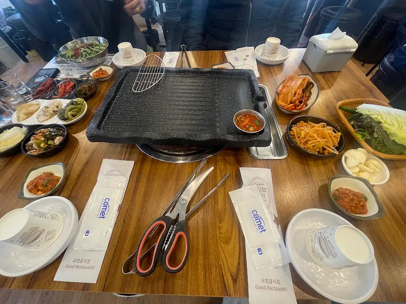 민걸민걸 테이블 세팅