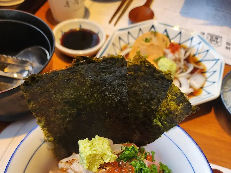 카이센동과 김의 조화