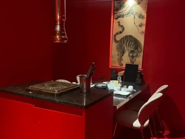 붉은 방의 유혹, 창원 상남동에서 만나는 인생 대창 맛집 여정