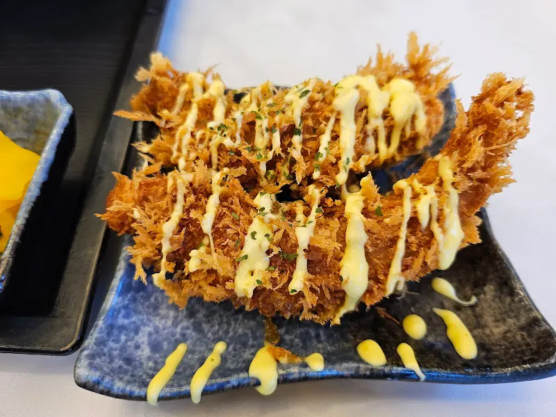 겉은 바삭하고 속은 촉촉한 돈까스 튀김