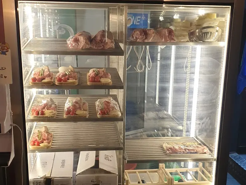 맛있게 구워진 돼지고기