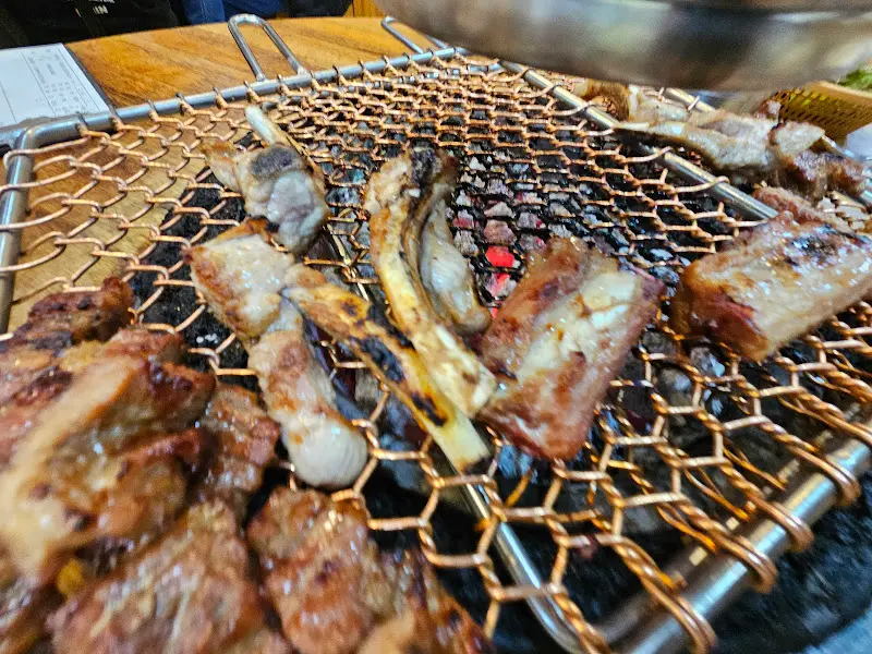 구워지는 등갈비