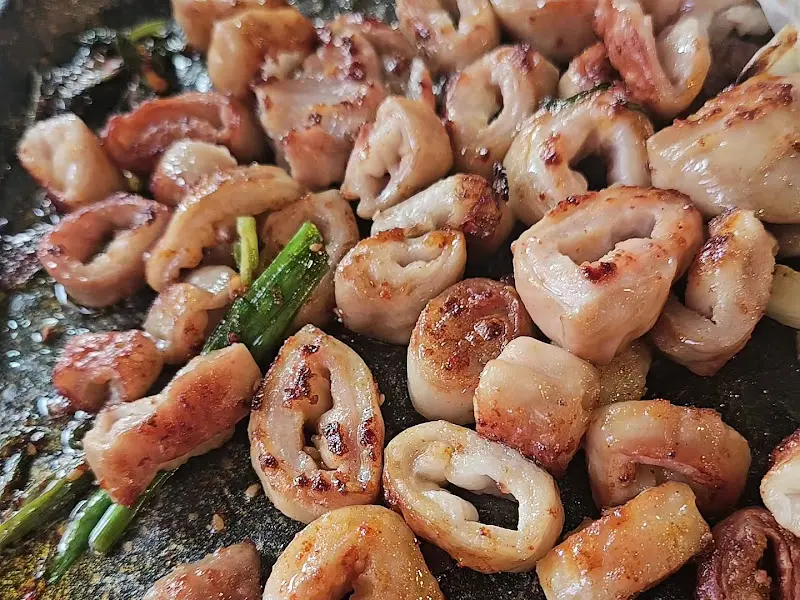 노릇하게 구워진 막창