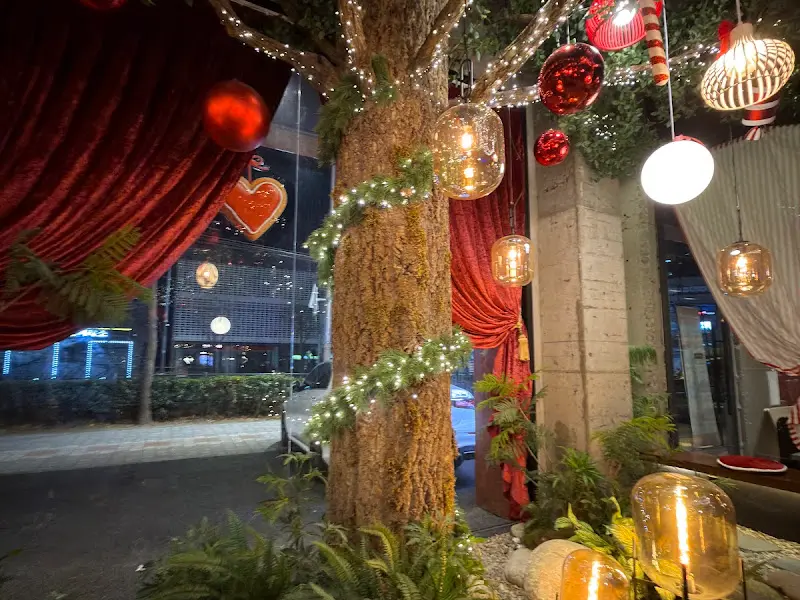 어나더사이드 카페 외부