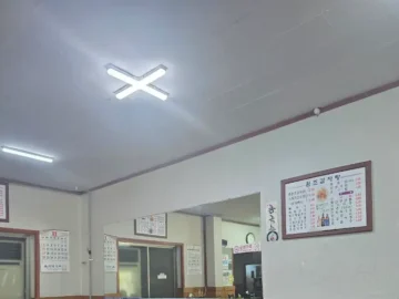 기차 기다리다 찾은 정읍 뼈해장국 맛집, 원조감자탕에서 펼쳐진 얼큰한 미식 실험