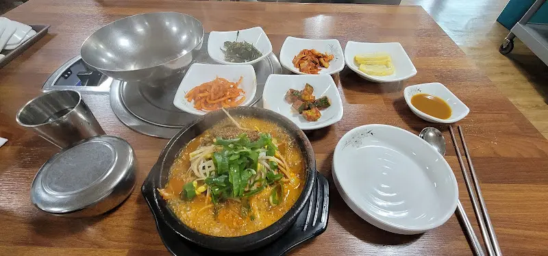 원조감자탕 한상차림