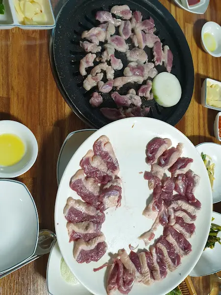 오리구이 한 상 차림