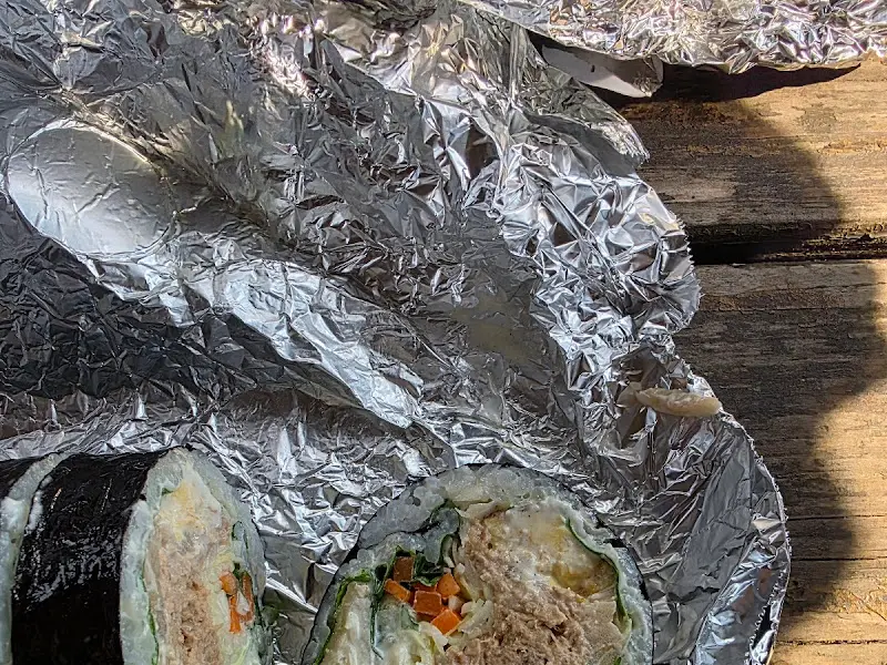 포장된 김밥의 모습