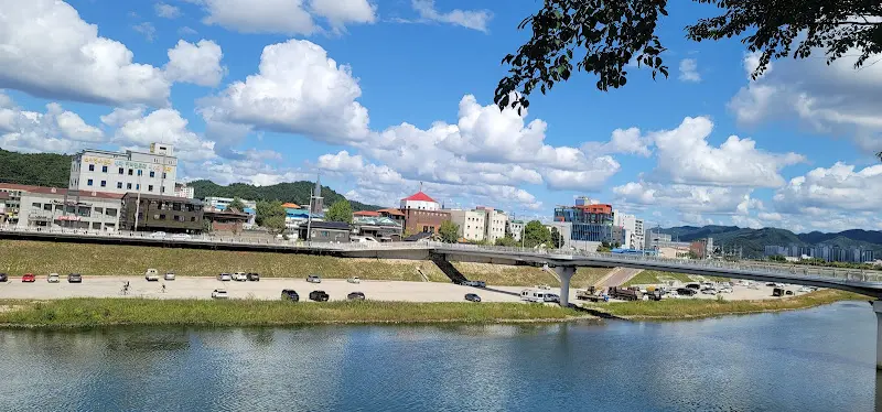 맑은 하늘 아래 아름다운 의령 풍경