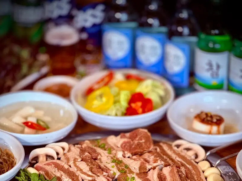 푸짐한 돼지갈비 한 상 차림