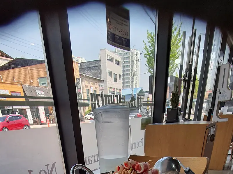 쉐프의부대찌개 충북증평점 내부 모습