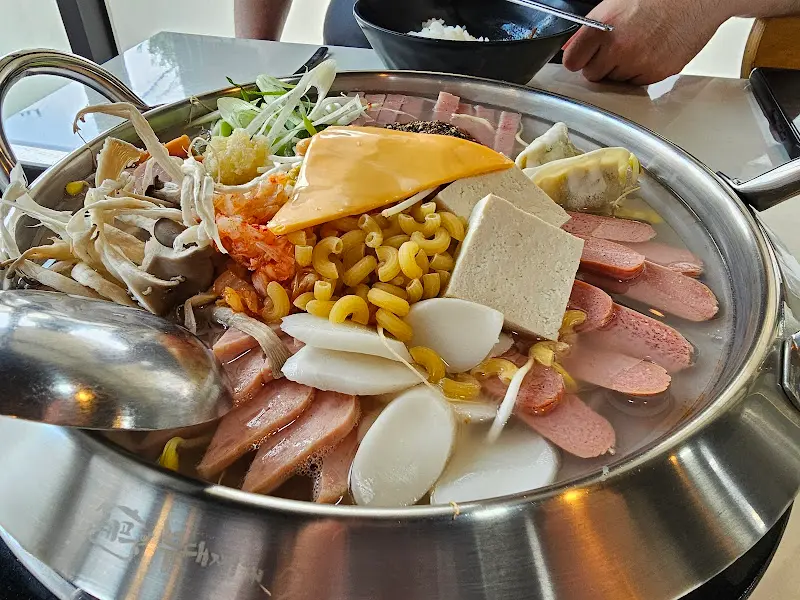 쉐프의부대찌개 비주얼