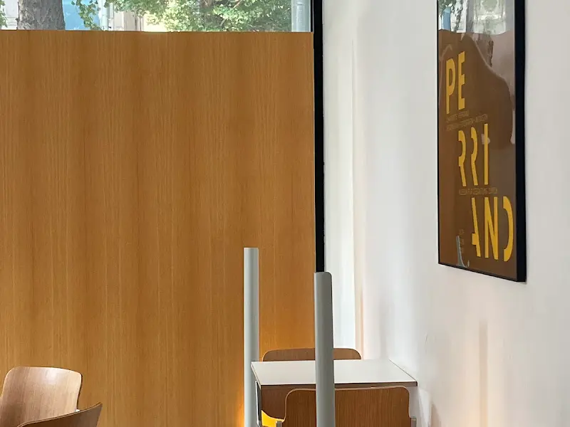 카페 내부 인테리어