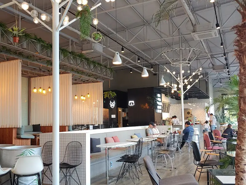 카페 내부 전경