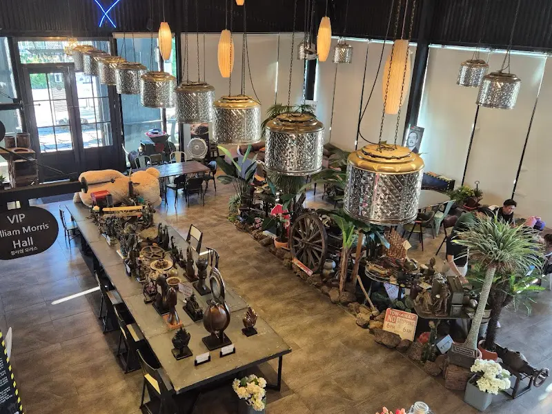 카페 내부 전경