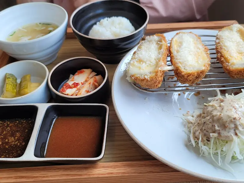 카츠오름 치즈카츠 정식 구성