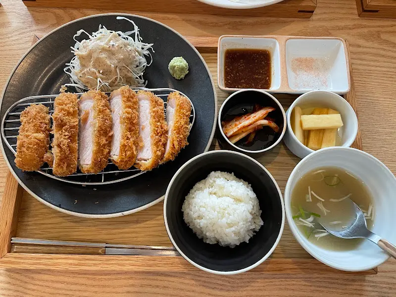 카츠오름 히레카츠 정식 구성