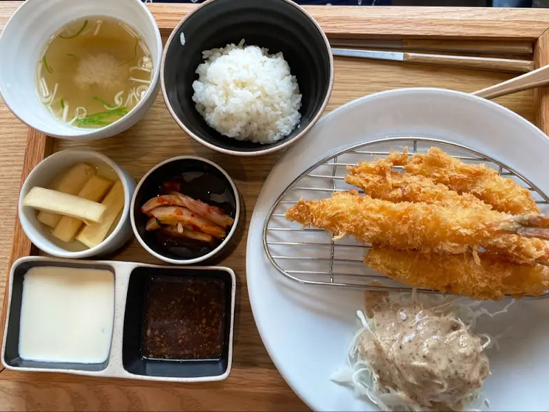 카츠오름 에비후라이 정식