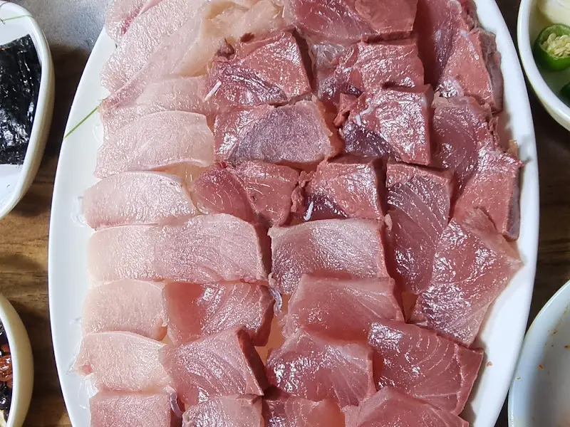 눈으로도 느껴지는 신선함, 완도회수산 대방어