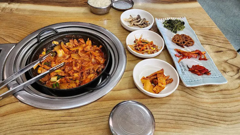메인 메뉴인 김치찌개