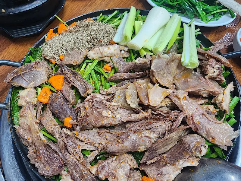 흑염소 전골 재료