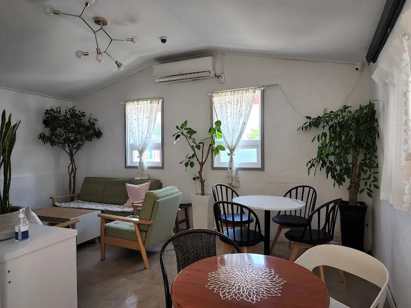 카페 내부 테이블