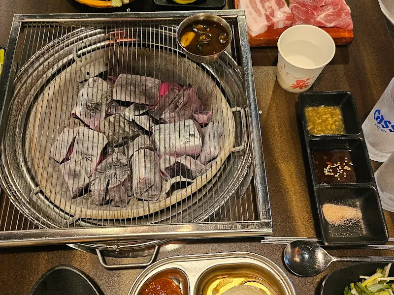 돼지새마을본부의 숯불