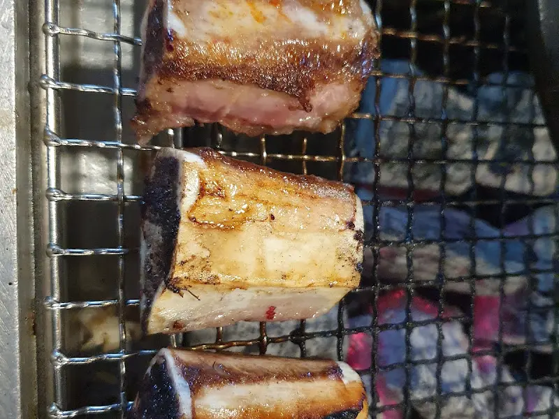 숯불에 구워지는 돼지갈비