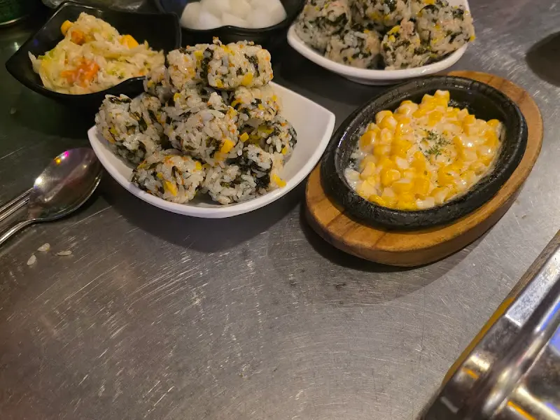 날치알 치즈 볶음밥