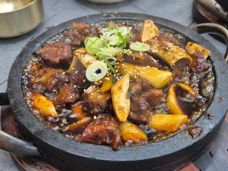 돌찜 매콤한 갈비찜