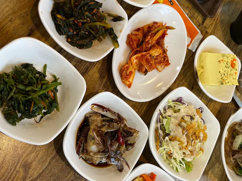 락불고기의 정갈한 밑반찬