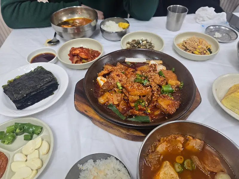 돼지주물럭 한상차림