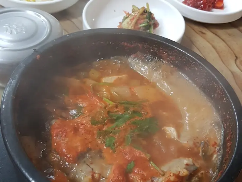 보글보글 끓는 생태찌개