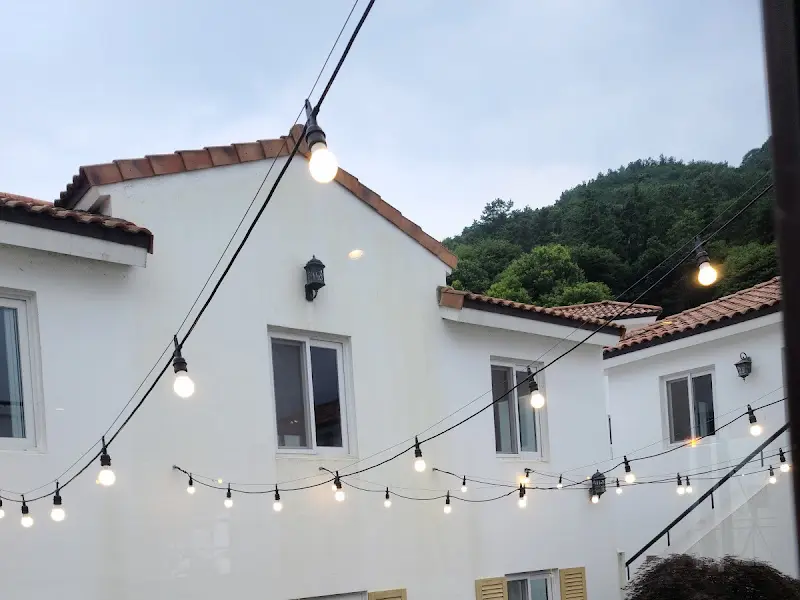 카페 외부 야경