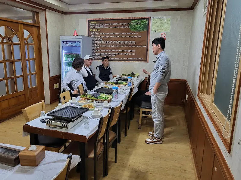 황학산식당 돌판