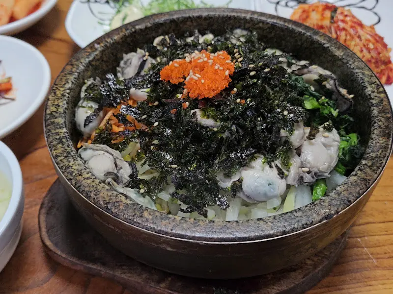 굴버섯돌솥밥 클로즈업