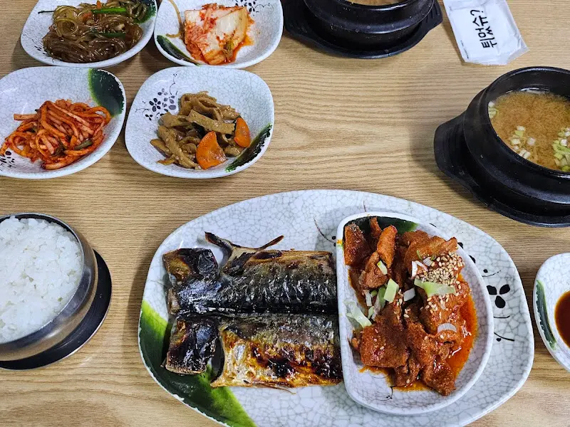 여수식당 정식 한상차림