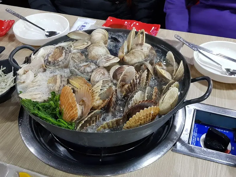 해산물이 가득한 연포탕