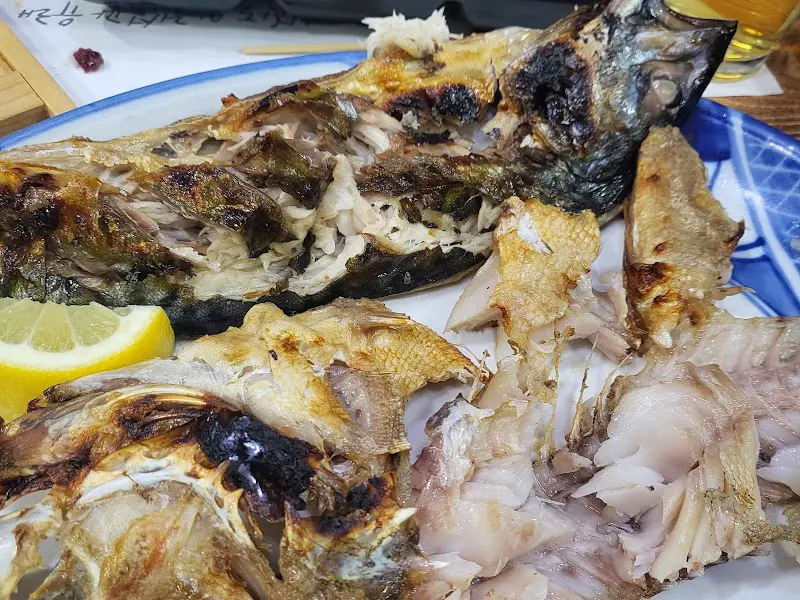 윤기가 자르르 흐르는 고등어 구이